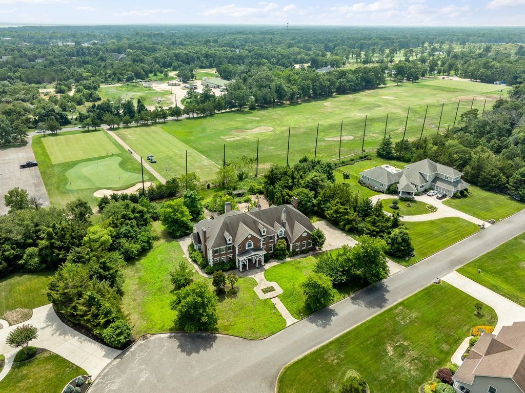 Stunning One Acre Executive Estate in New Jersey Perfect for Entertaining Asking 2485000 2