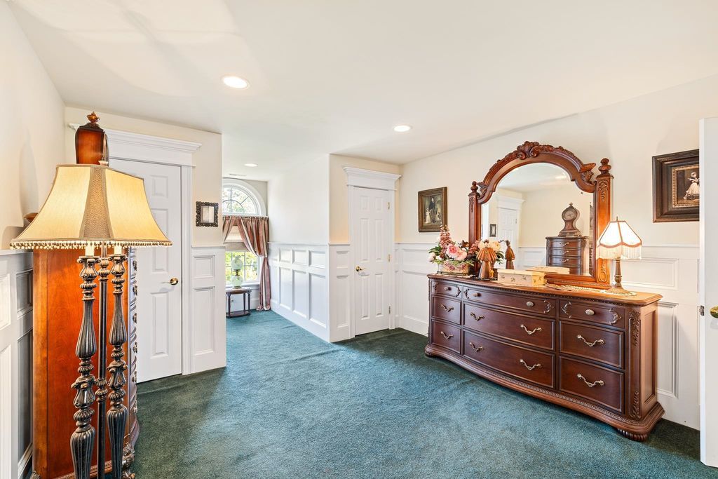 Stunning One Acre Executive Estate in New Jersey Perfect for Entertaining Asking 2485000 25