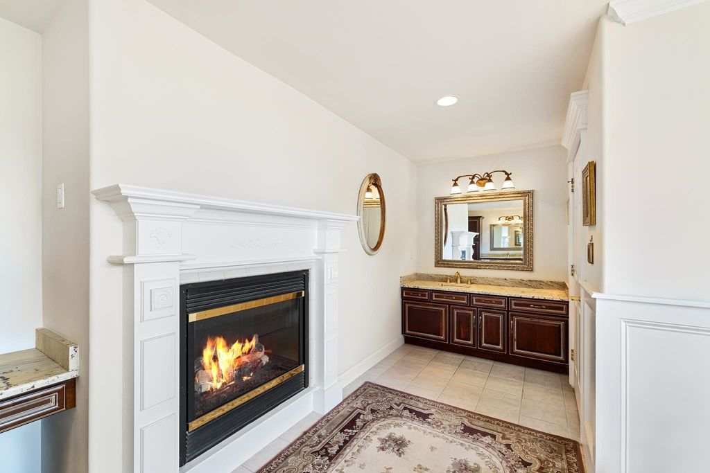 Stunning One Acre Executive Estate in New Jersey Perfect for Entertaining Asking 2485000 27