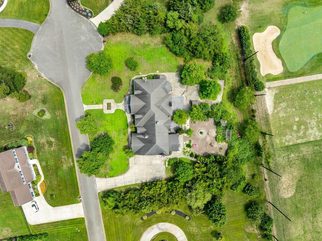 Stunning One Acre Executive Estate in New Jersey Perfect for Entertaining Asking 2485000 3