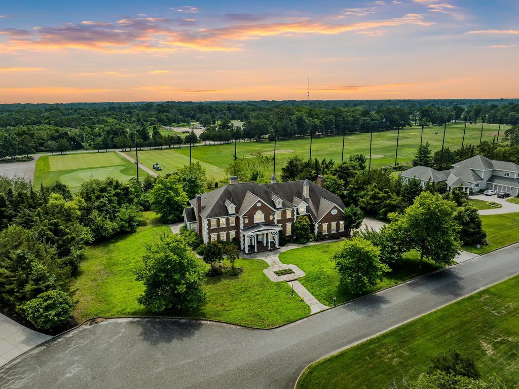 Stunning One Acre Executive Estate in New Jersey Perfect for Entertaining Asking 2485000 36