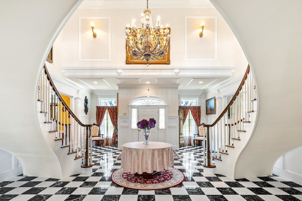 Stunning One Acre Executive Estate in New Jersey Perfect for Entertaining Asking 2485000 6