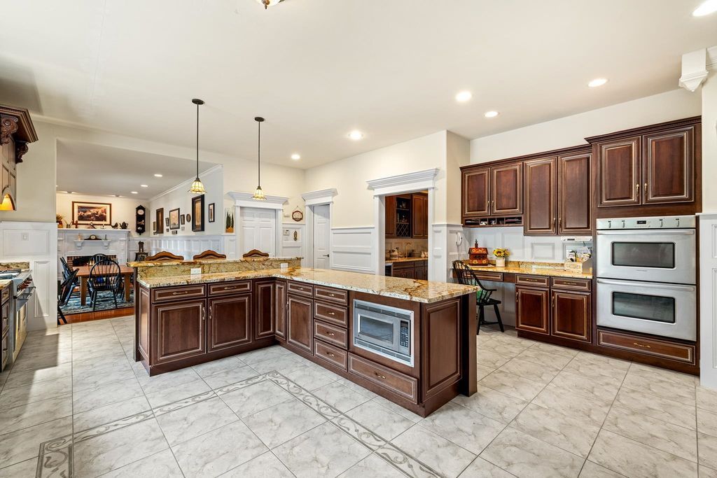 Stunning One Acre Executive Estate in New Jersey Perfect for Entertaining Asking 2485000 8