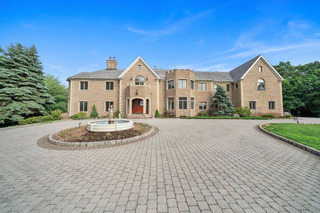Stunning Stone Mansion in New Jersey Featuring Spacious Living Area for 16999999 2