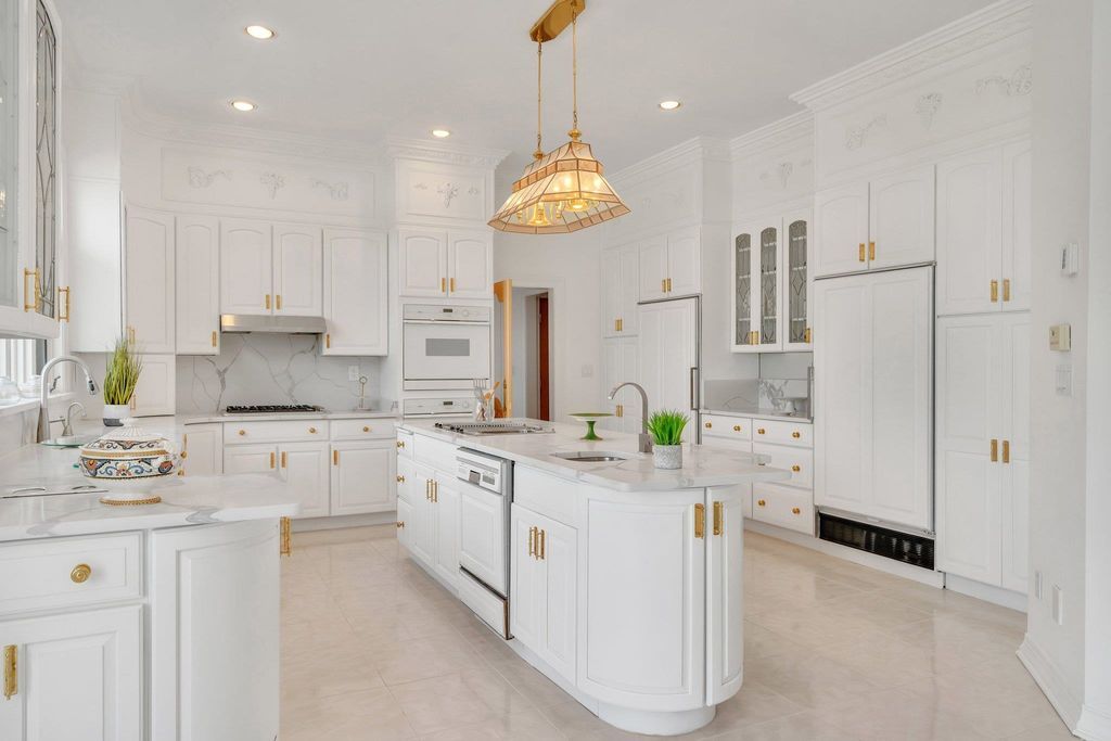 Stunning Stone Mansion in New Jersey Featuring Spacious Living Area for 16999999 22