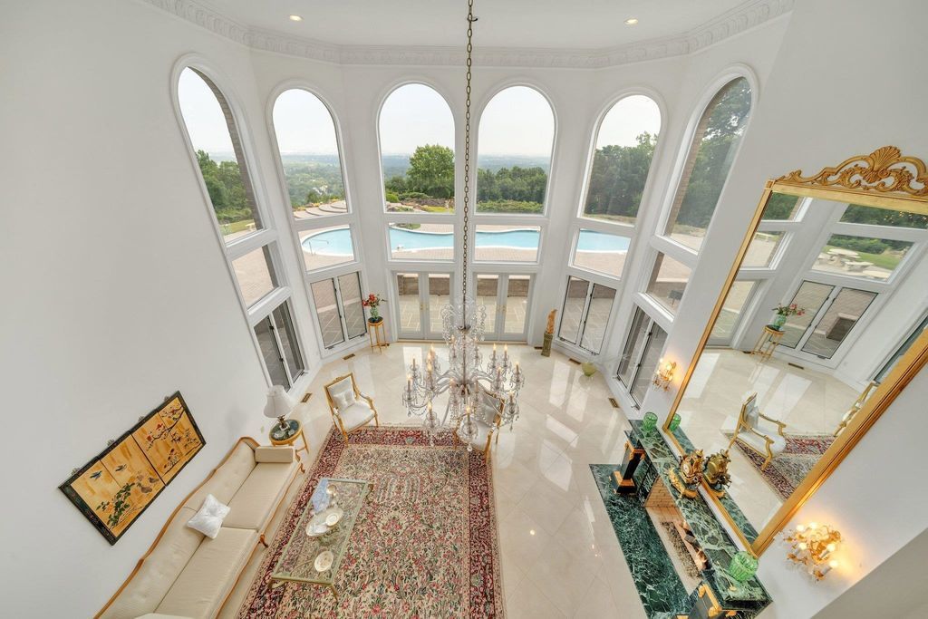 Stunning Stone Mansion in New Jersey Featuring Spacious Living Area for 16999999 26