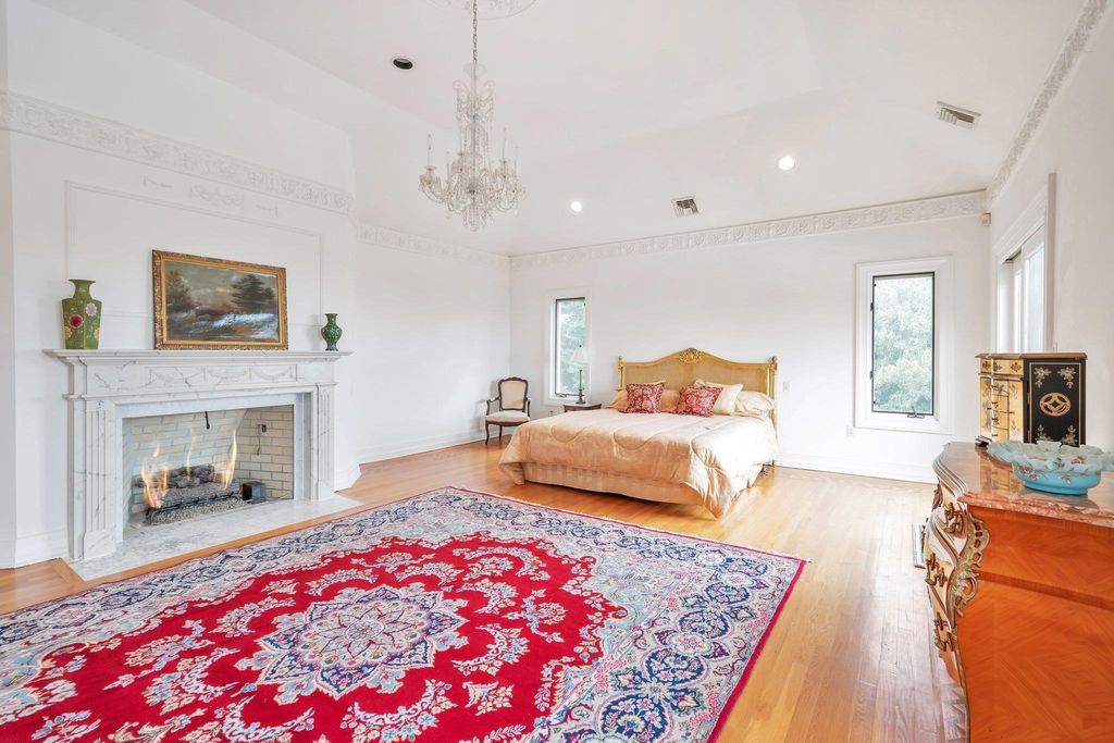 Stunning Stone Mansion in New Jersey Featuring Spacious Living Area for 16999999 27