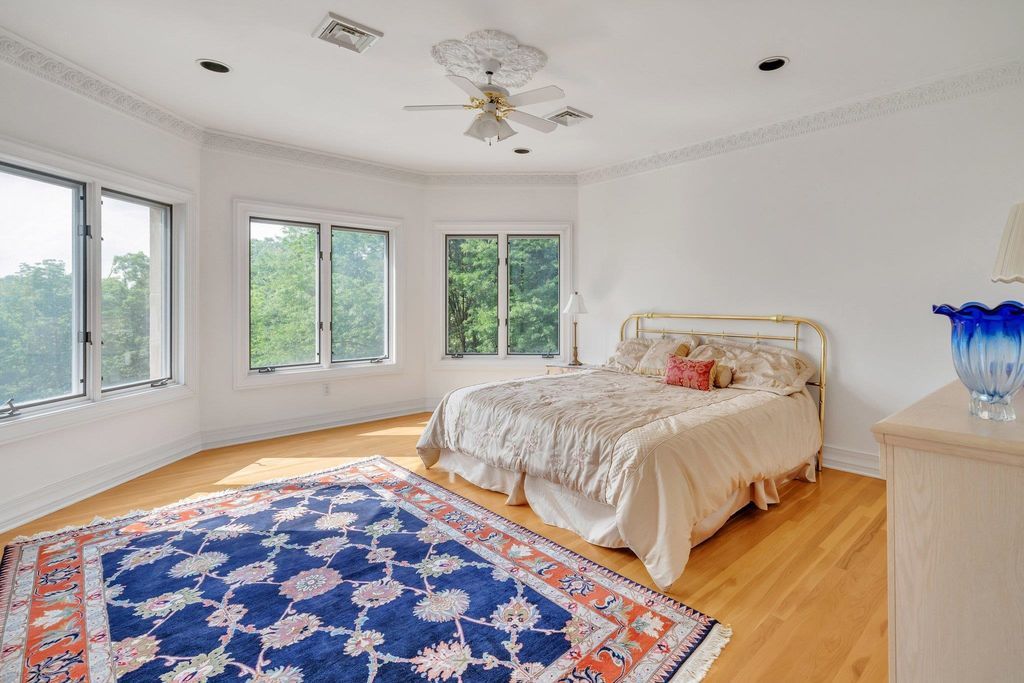 Stunning Stone Mansion in New Jersey Featuring Spacious Living Area for 16999999 31
