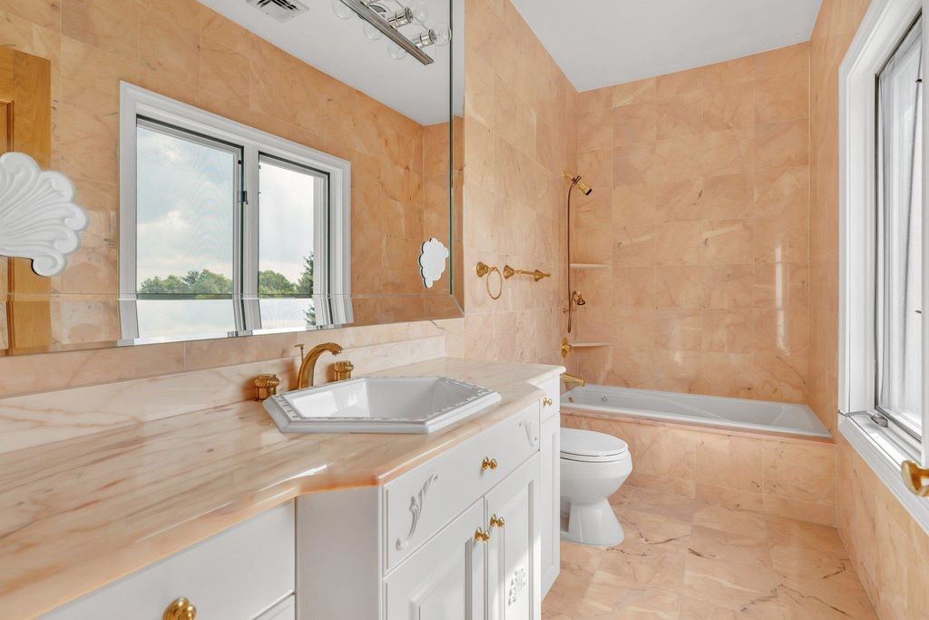 Stunning Stone Mansion in New Jersey Featuring Spacious Living Area for 16999999 34