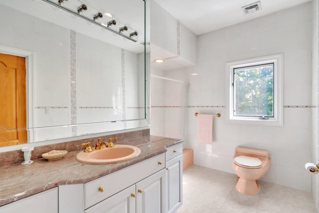Stunning Stone Mansion in New Jersey Featuring Spacious Living Area for 16999999 36