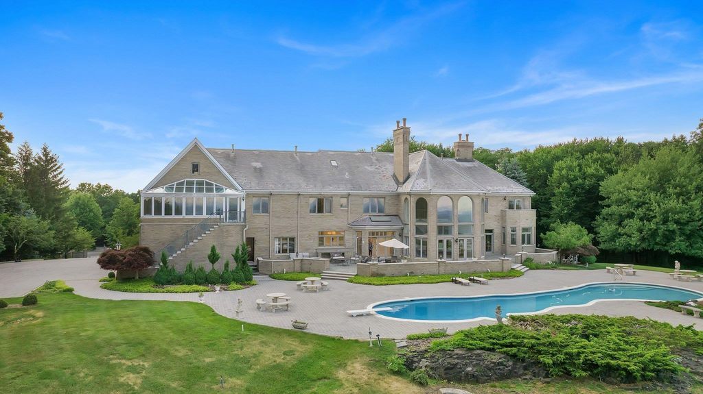 Stunning Stone Mansion in New Jersey Featuring Spacious Living Area for 16999999 40