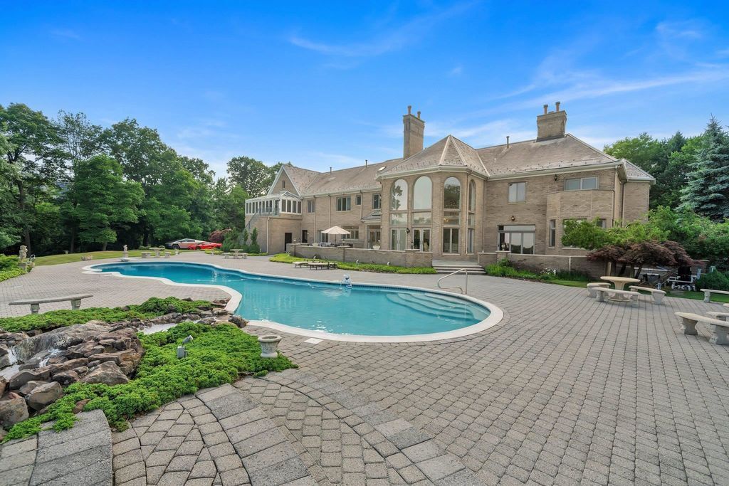 Stunning Stone Mansion in New Jersey Featuring Spacious Living Area for 16999999 41