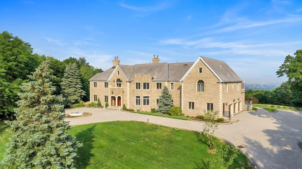 Stunning Stone Mansion in New Jersey Featuring Spacious Living Area for 16999999 44