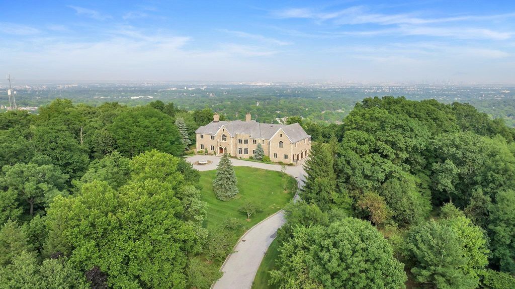 Stunning Stone Mansion in New Jersey Featuring Spacious Living Area for 16999999 45