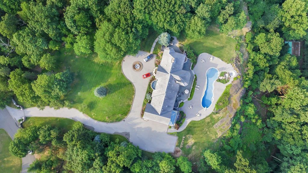 Stunning Stone Mansion in New Jersey Featuring Spacious Living Area for 16999999 46