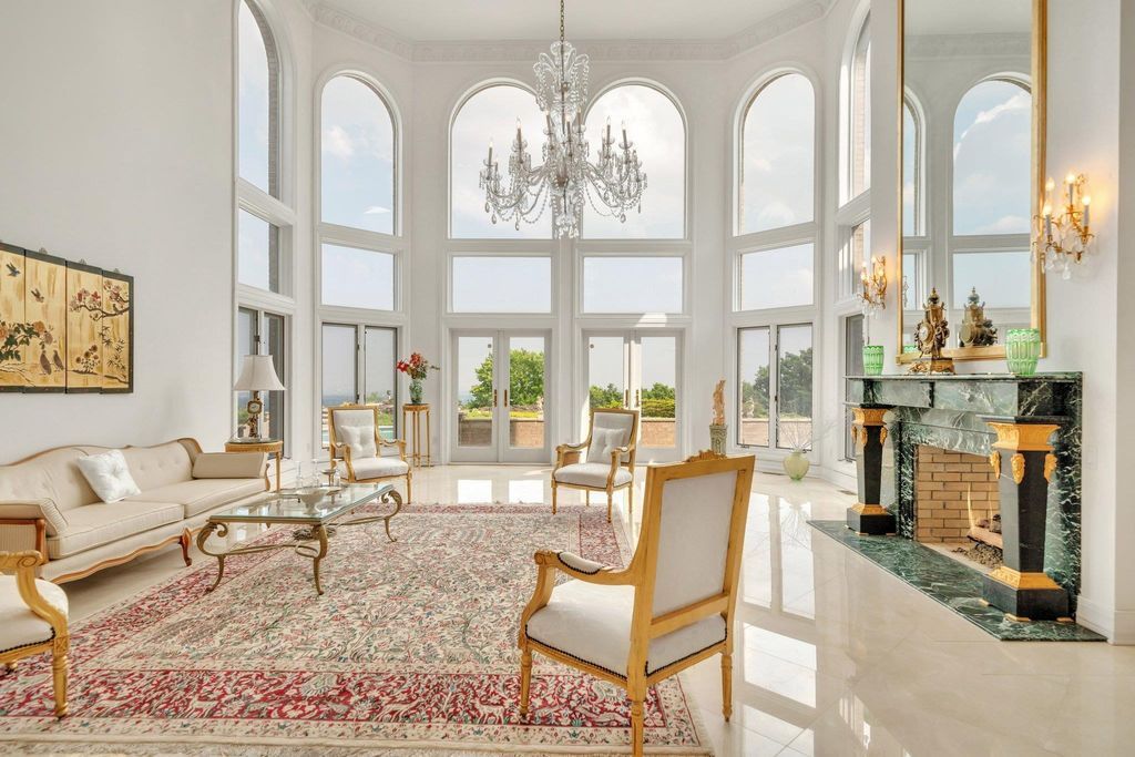 Stunning Stone Mansion in New Jersey Featuring Spacious Living Area for 16999999 8