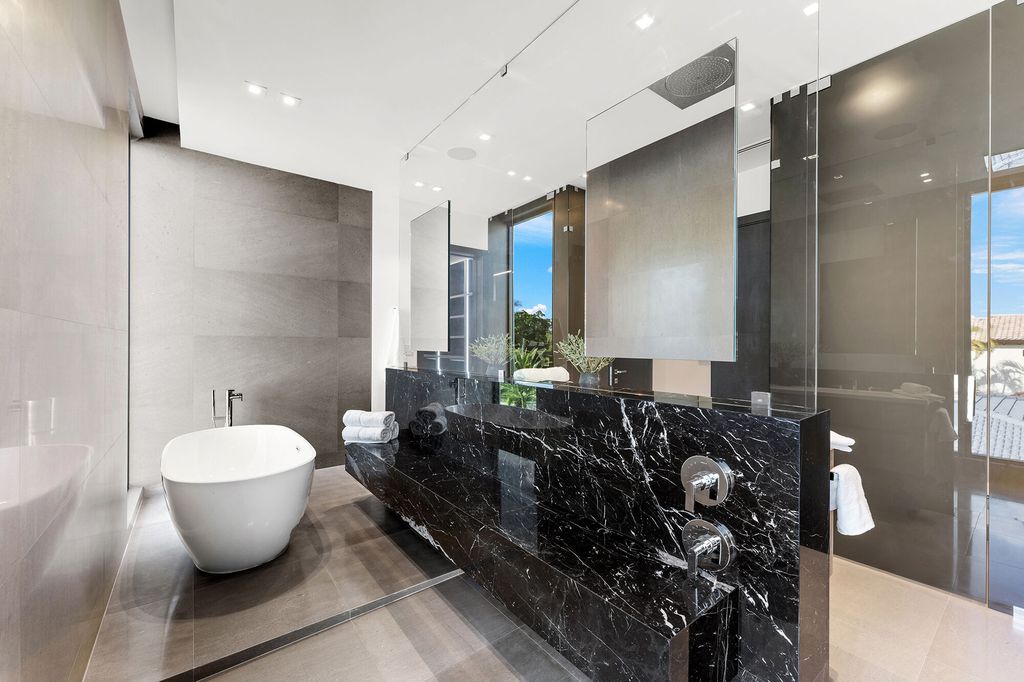 Tamarind Residence by SDH Studio Architecture Design 12