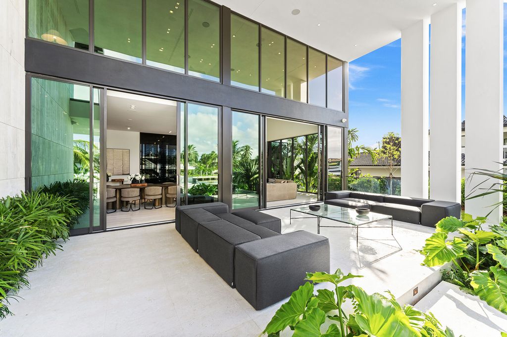 Tamarind Residence by SDH Studio Architecture Design 17