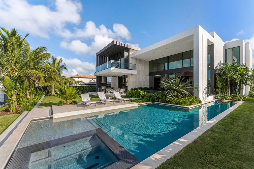 Tamarind Residence by SDH Studio Architecture + Design