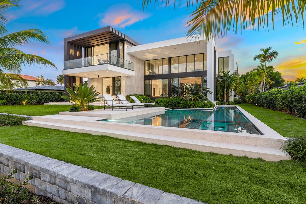 Tamarind Residence by SDH Studio Architecture + Design