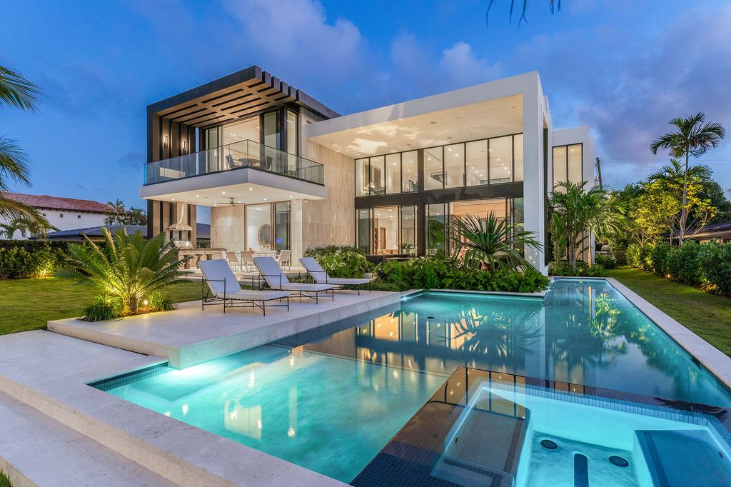 Tamarind Residence by SDH Studio Architecture + Design
