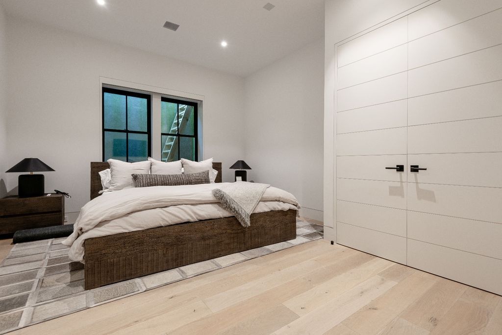 The Dips Island Sanctuary Offering Peace and Luxury in Massachusetts for 19.75 Million 37