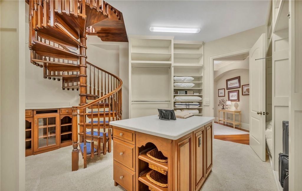 Unmatched Excellence Meticulous Features and Superior Living in this Ohio Property for 3.7 Million 19