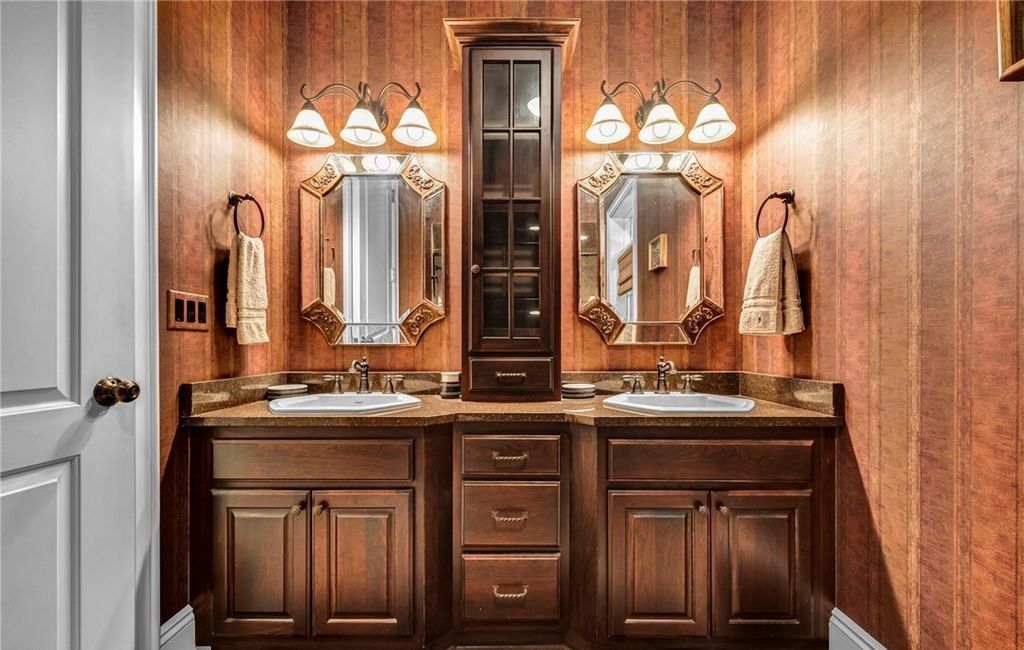 Unmatched Excellence Meticulous Features and Superior Living in this Ohio Property for 3.7 Million 31