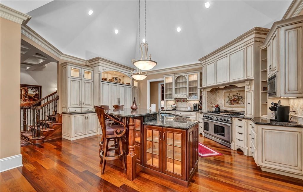 Unmatched Excellence Meticulous Features and Superior Living in this Ohio Property for 3.7 Million 9
