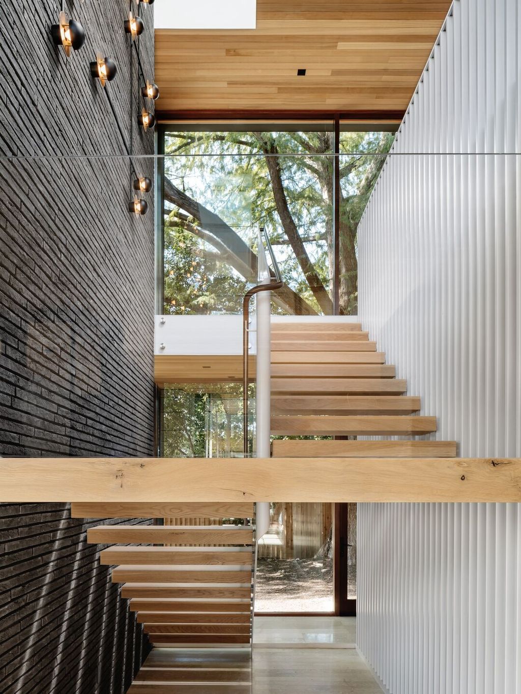 Water's Edge House in Texas by A Parallel Architecture