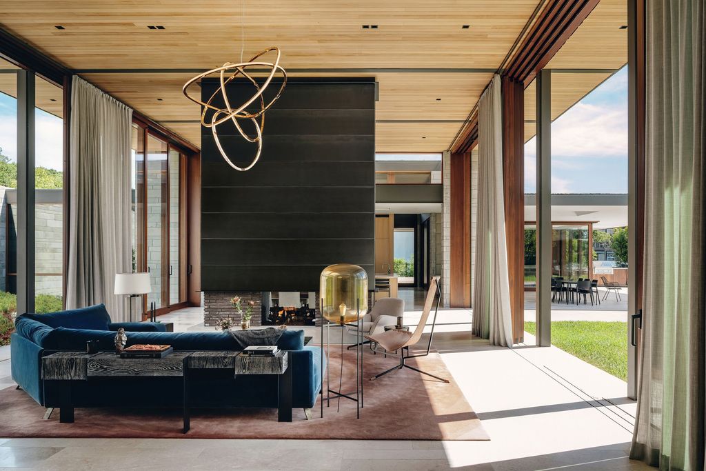 Water's Edge House in Texas by A Parallel Architecture