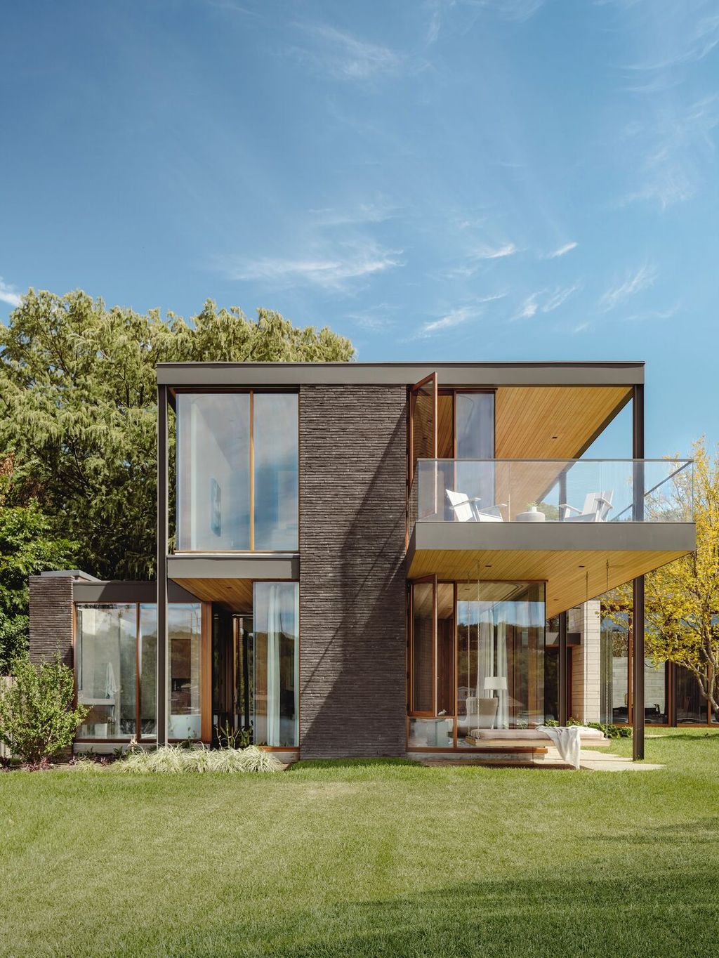 Water's Edge House in Texas by A Parallel Architecture