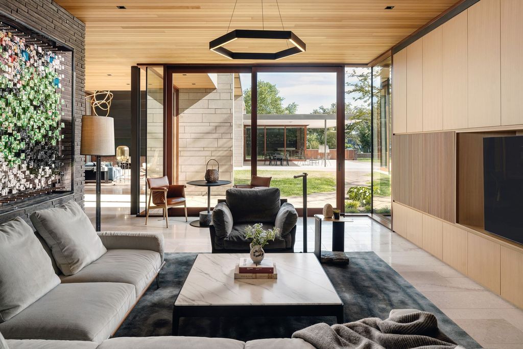 Water's Edge House in Texas by A Parallel Architecture