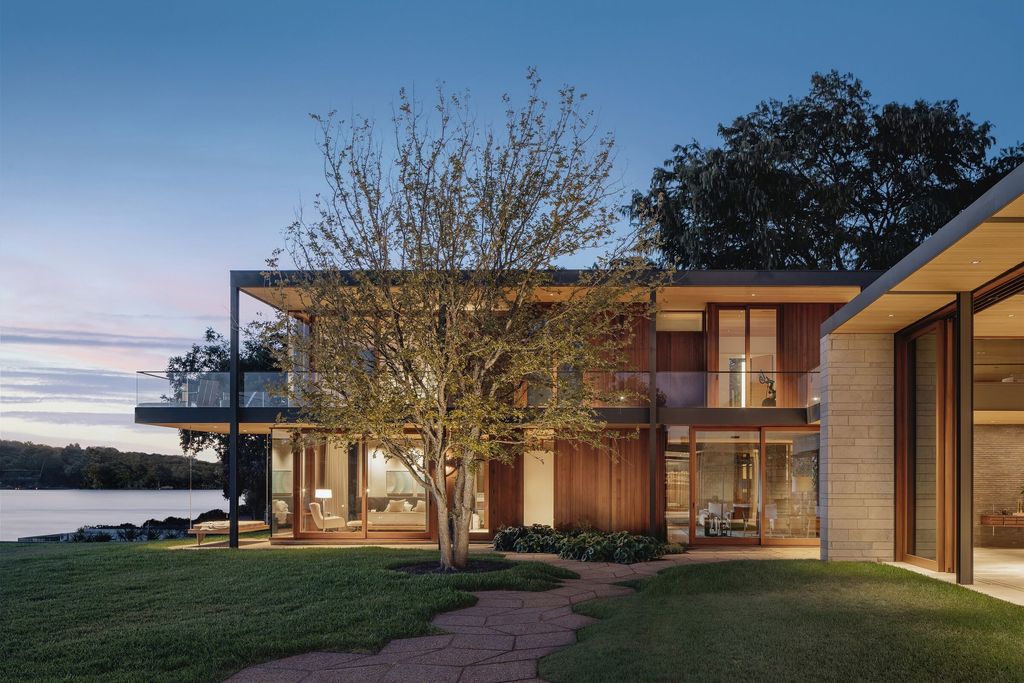 Water's Edge House in Texas by A Parallel Architecture