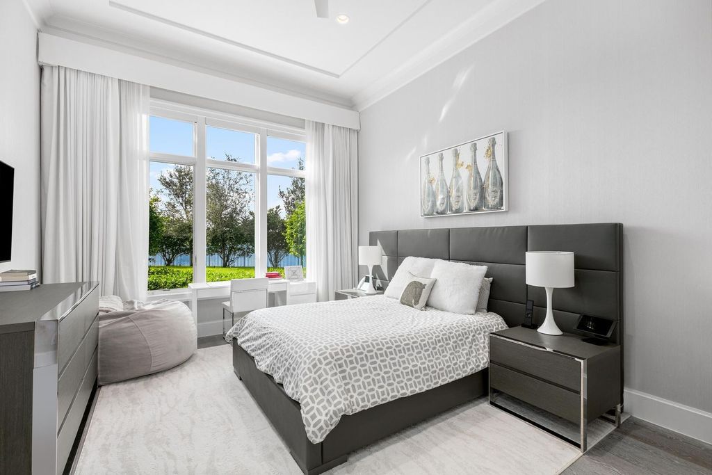 24 Million Luxurious Lakefront Estate in Exclusive Stone Creek Ranch Delray Beach 31