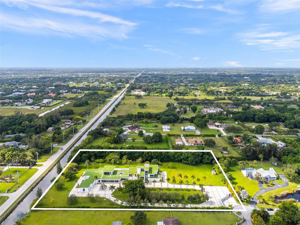 24 Million Ultra Modern Estate on 4 Acres with Rooftop Lounge in Fort Lauderdale 11