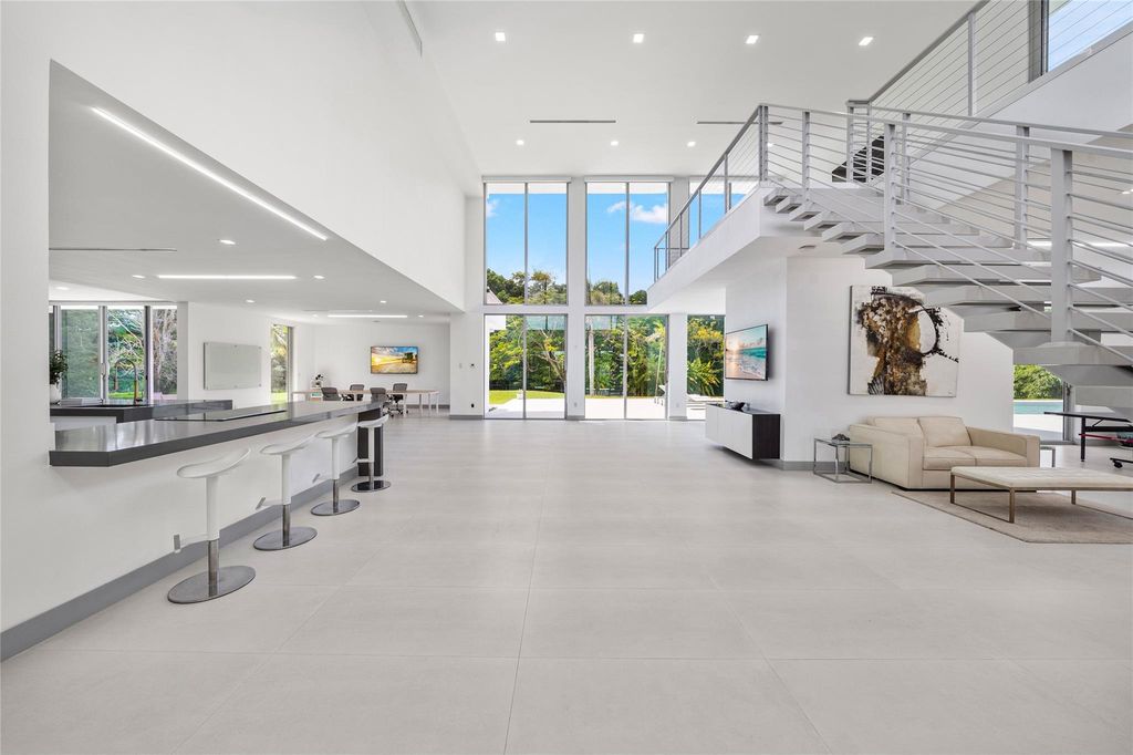 24 Million Ultra Modern Estate on 4 Acres with Rooftop Lounge in Fort Lauderdale 18