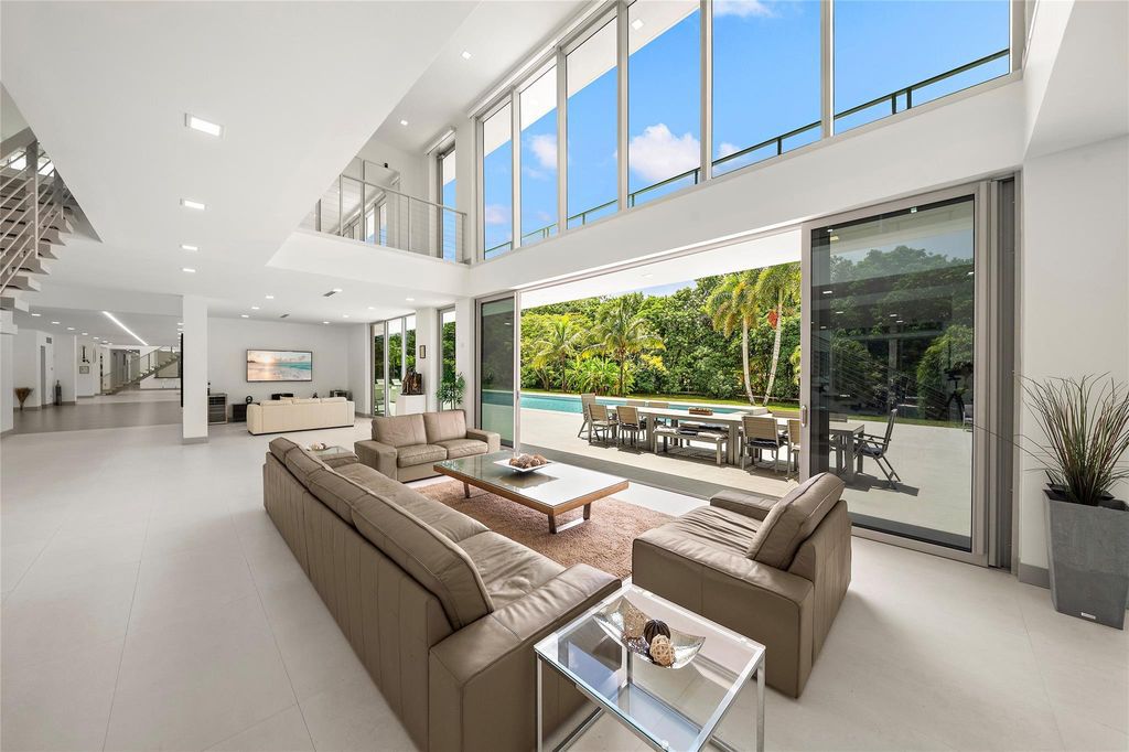 24 Million Ultra Modern Estate on 4 Acres with Rooftop Lounge in Fort Lauderdale 19