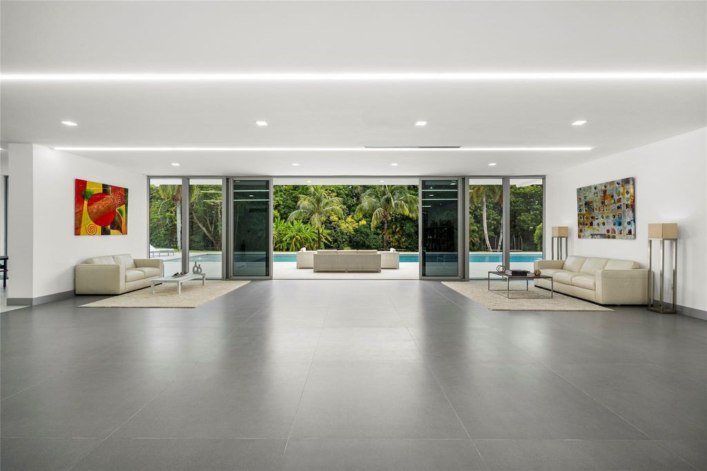 24 Million Ultra Modern Estate on 4 Acres with Rooftop Lounge in Fort Lauderdale 24