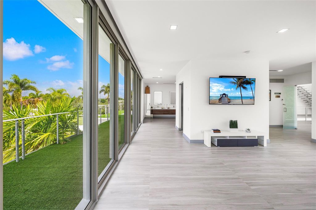 24 Million Ultra Modern Estate on 4 Acres with Rooftop Lounge in Fort Lauderdale 29