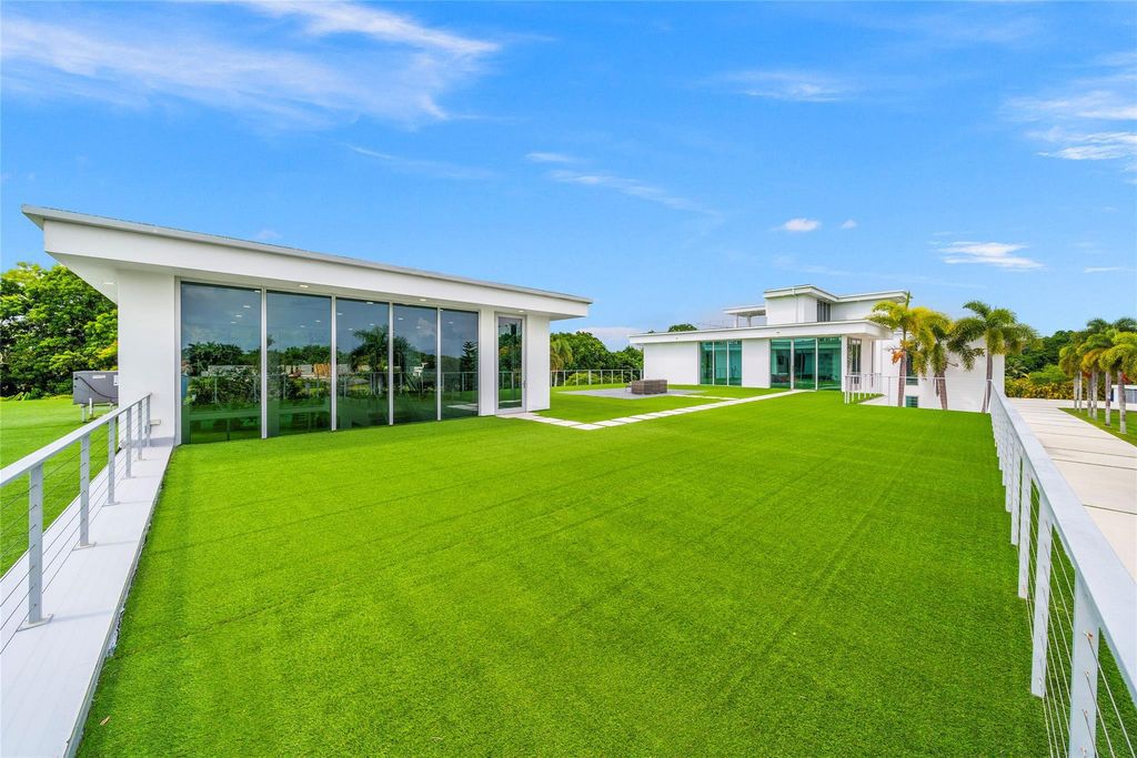 24 Million Ultra Modern Estate on 4 Acres with Rooftop Lounge in Fort Lauderdale 31