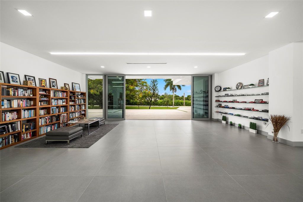 24 Million Ultra Modern Estate on 4 Acres with Rooftop Lounge in Fort Lauderdale 32