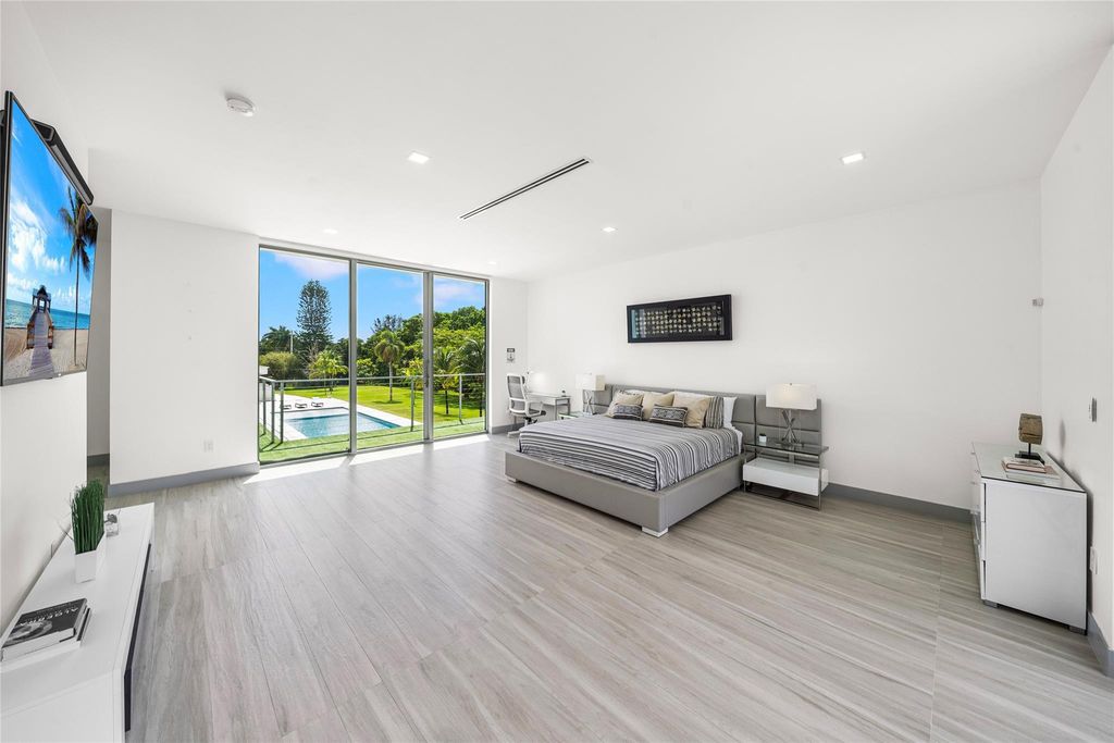 24 Million Ultra Modern Estate on 4 Acres with Rooftop Lounge in Fort Lauderdale 34