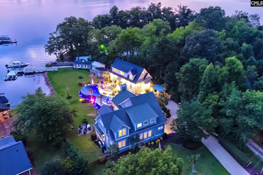 Breathtaking Lakeside Estate on Lake Murray An Extraordinary Blend of Luxury and Privacy in South Carolina Asking 3188888 12