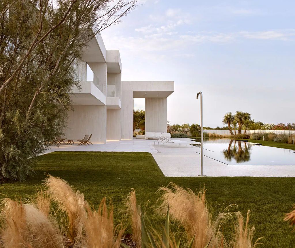 Casa Duna Mediterranean house by Ramon Esteve Estudio 20
