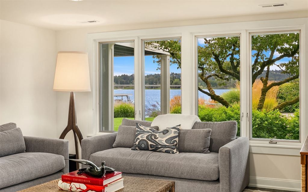 Classic Shingle Clad Waterfront Retreat with Sweeping Lake Washington Views Asking 12823000 27