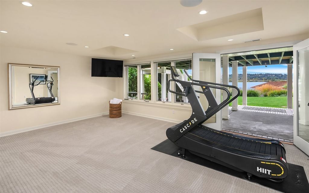 Classic Shingle Clad Waterfront Retreat with Sweeping Lake Washington Views Asking 12823000 31