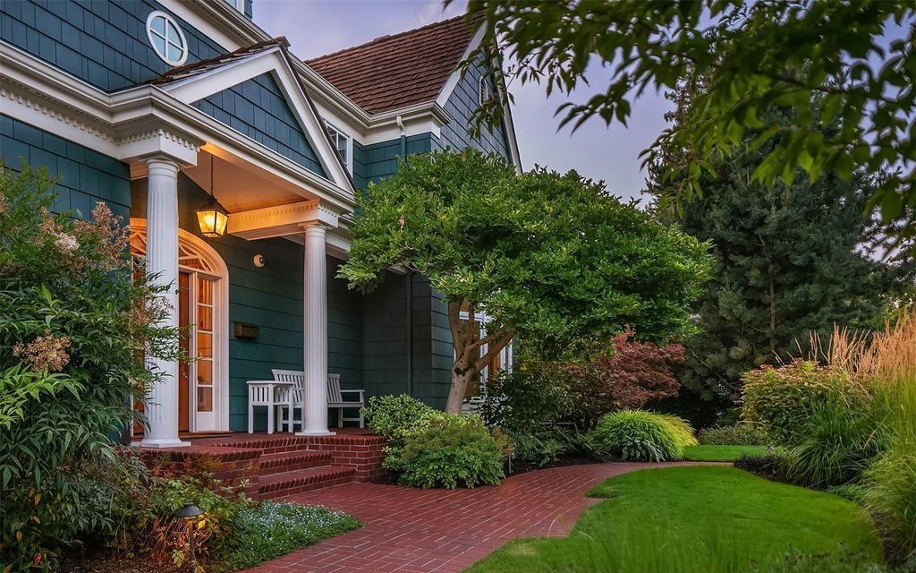 Classic Shingle Clad Waterfront Retreat with Sweeping Lake Washington Views Asking 12823000 32