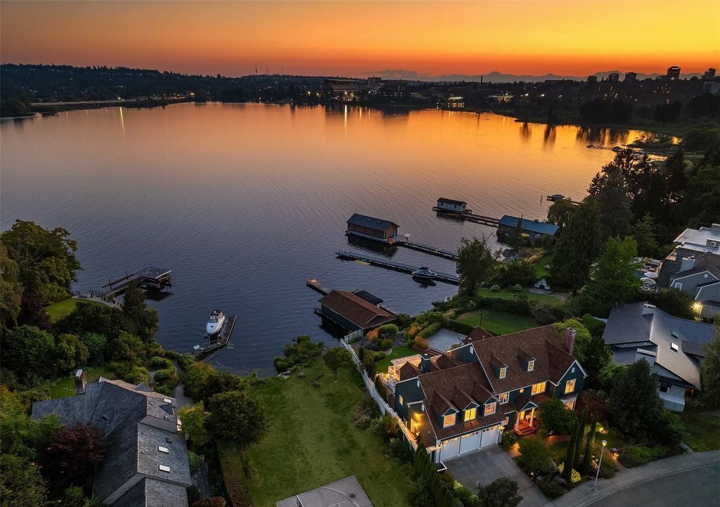 Classic Shingle Clad Waterfront Retreat with Sweeping Lake Washington Views Asking 12823000 37