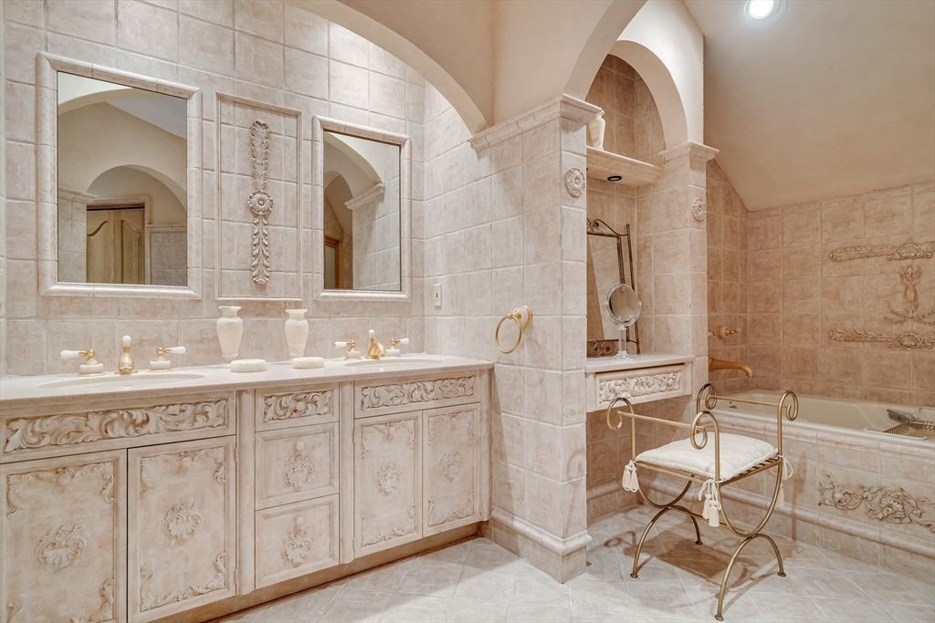 Exclusive 3.5 Acre Waterfront Estate with Private Beach in Massachusetts Listed for 5.75 Million 25